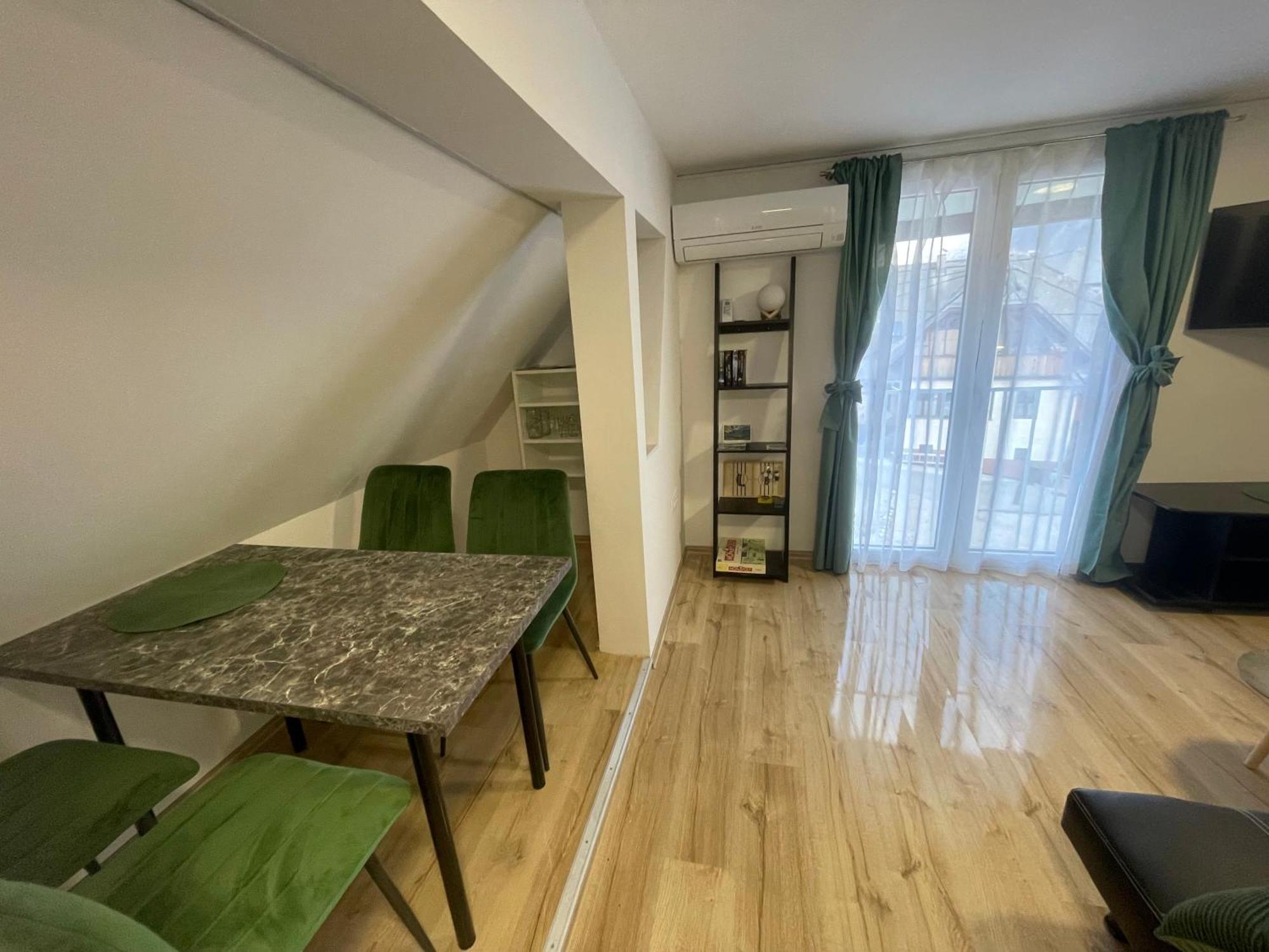 Apartma Tonii Apartment *